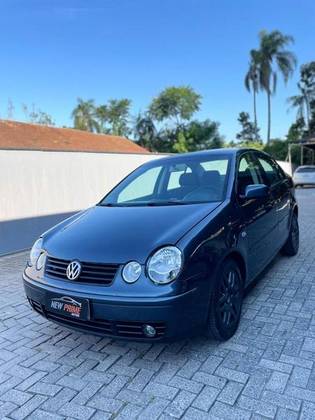 VOLKSWAGEN POLO SEDAN 1.6 8V GASOLINA 4P MANUAL